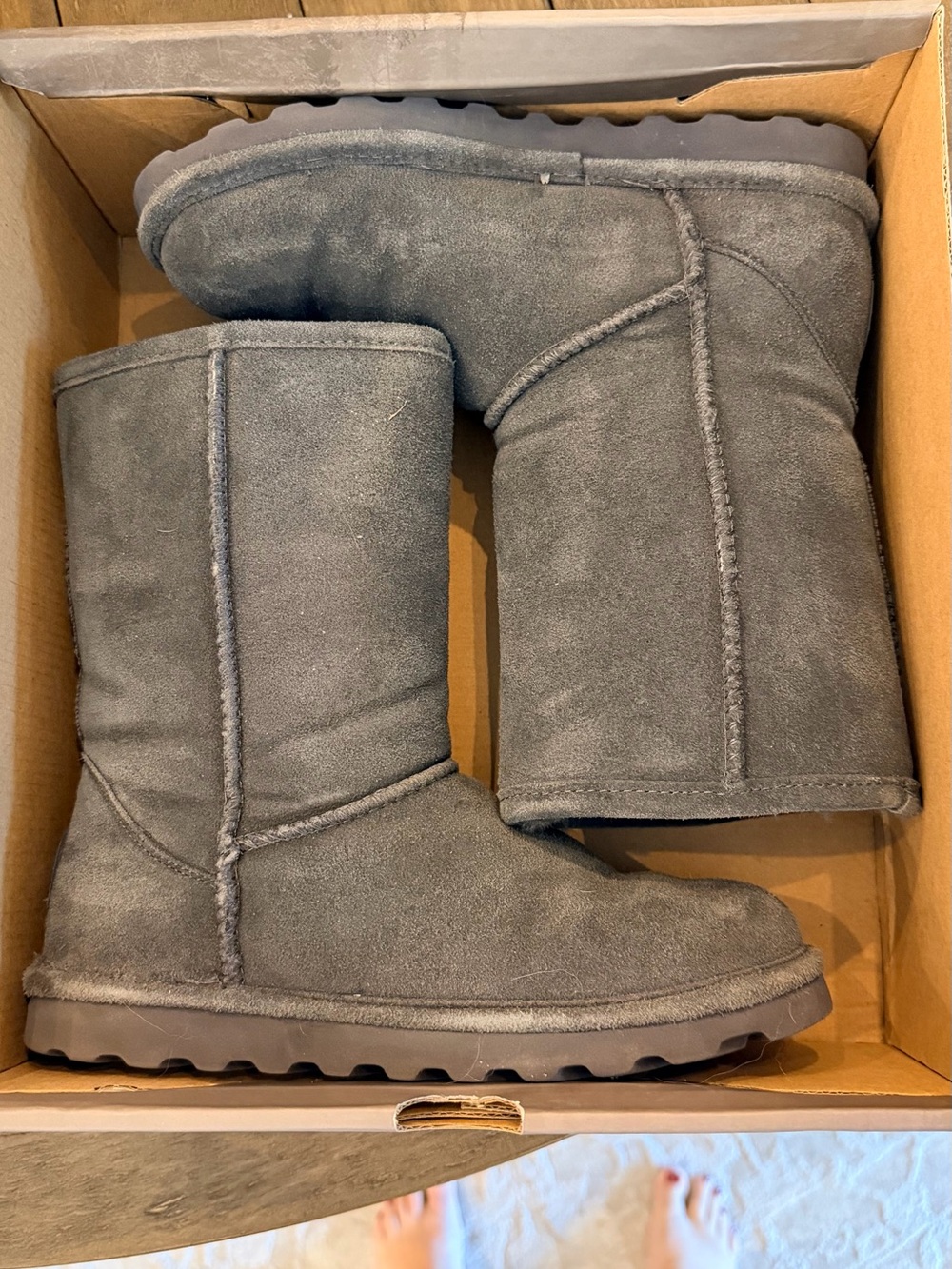 BearPaw Women's Short Suede Winter Boots - Gray